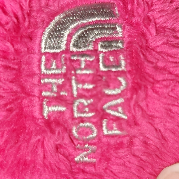 Girls The North Face brand Denali Pink Hat and Glove Warm Winter Set Sz S - Picture 2 of 10